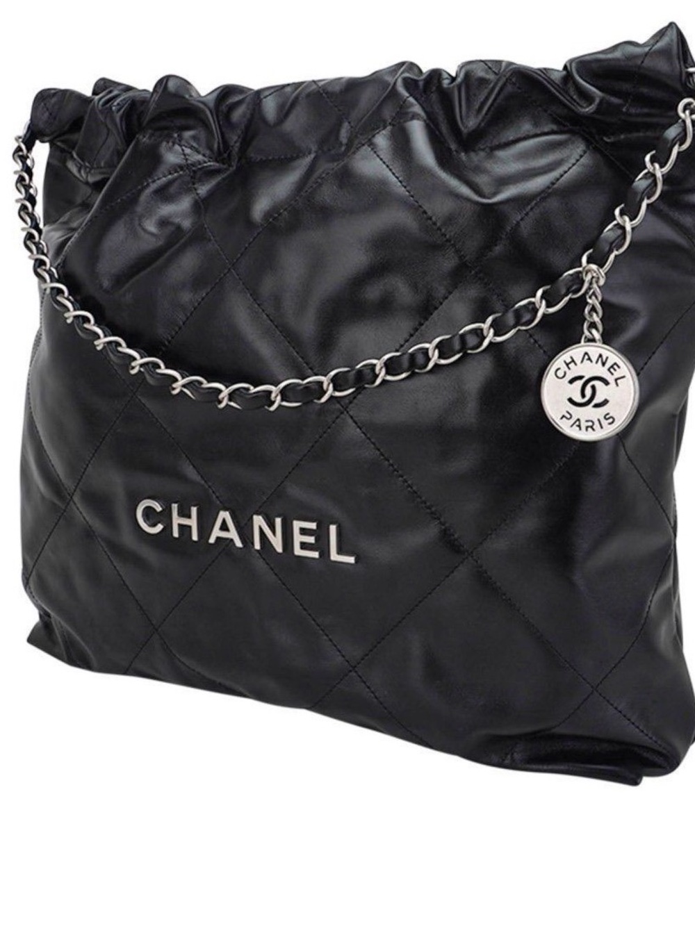 CHANEL 22 Black Diamond Quilted Leather Medium in brushed silver
